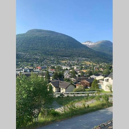 Apartament Leilighet Stryn Zewnętrze zdjęcie