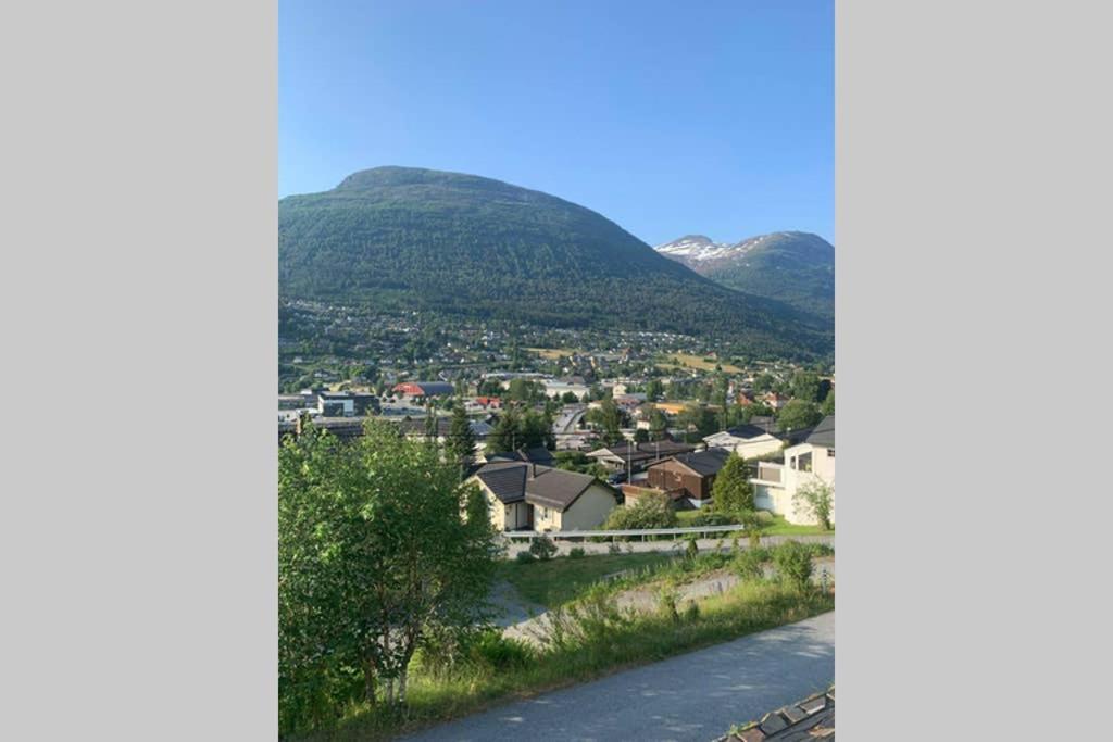 Apartament Leilighet Stryn Zewnętrze zdjęcie